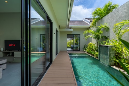 Modern 2BR Villa near Seseh Surf | Pool & Bathtub