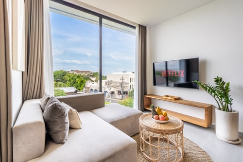 Canggu Beachside 1BR Studio, Pool & Rooftop Access