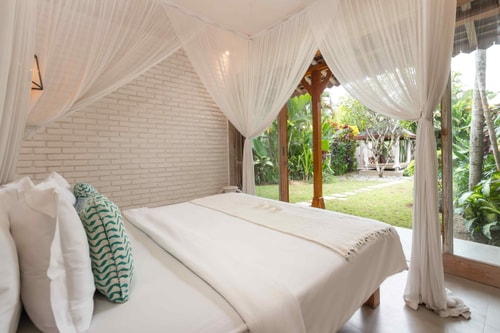 4BR: Modern Concept Villa Near @Seminyak 57 Hombali.com