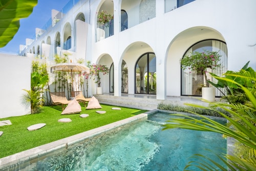 2BR Canggu Villa, Pool & Rooftop w/ Paddy views