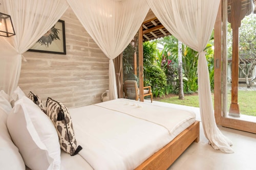 4BR: Modern Concept Villa Near @Seminyak 44 Hombali.com