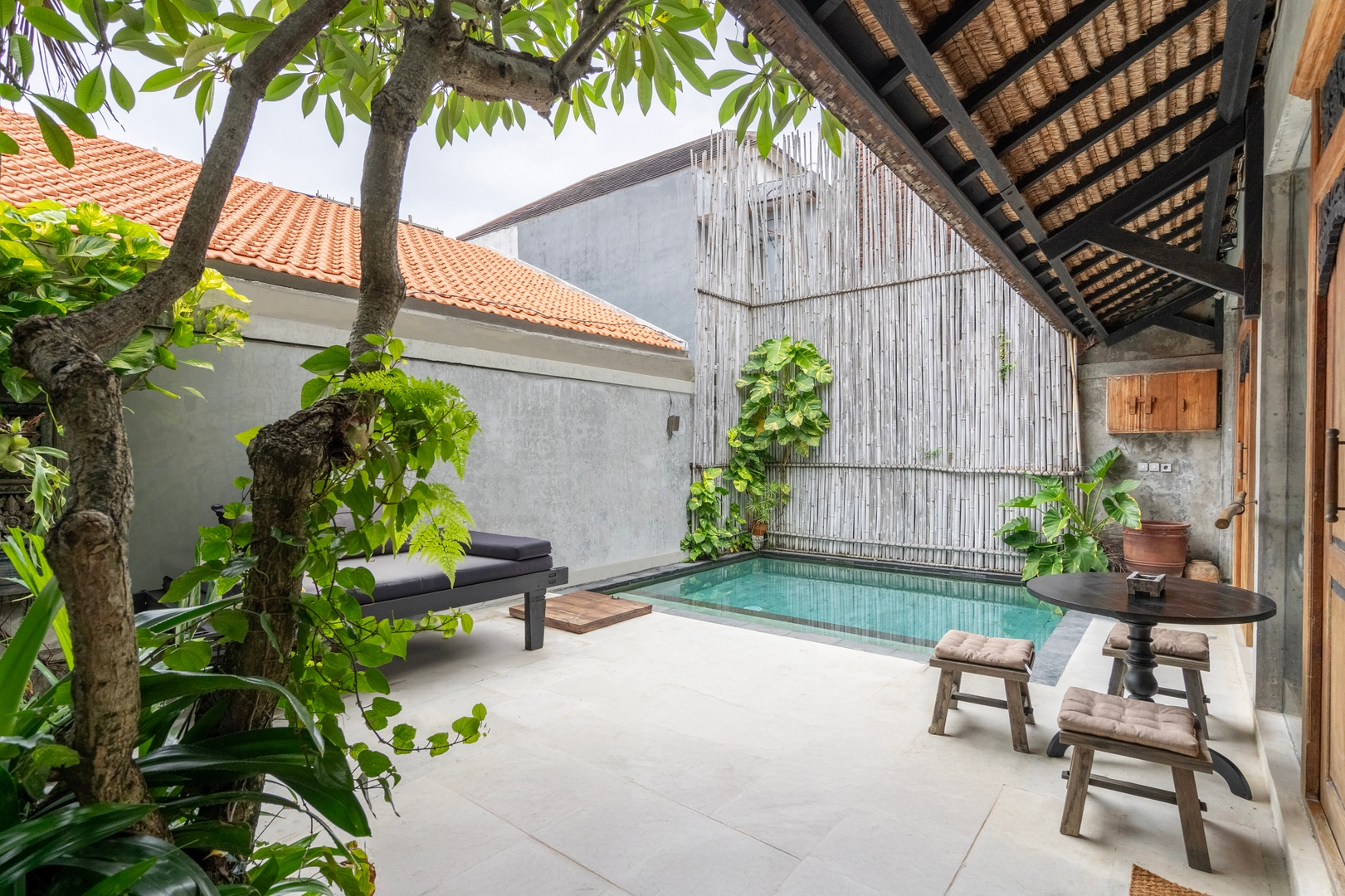 1BR Balinese Villa near Finns & Atlas