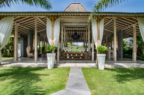 8BR: Huge Private Villa Near Seminyak 26 Bali Real Estate