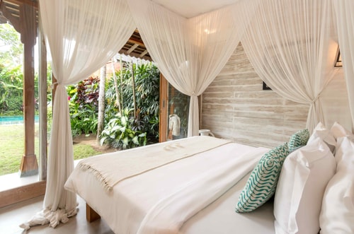 4BR: Modern Concept Villa Near @Seminyak 56 Hombali.com