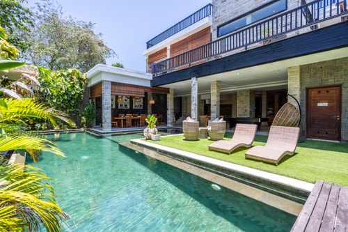 5BR Tropical Jimbaran Villa, Private Pool near GWK