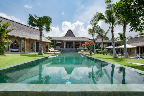 8BR: Huge Private Villa Near Seminyak 41 Bali Real Estate