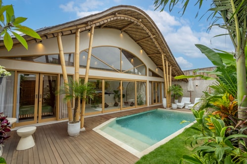 Tropical 2BR Villa Canggu | Pool & Bathtub Bliss