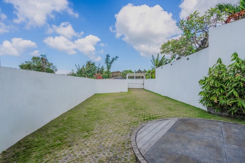 4BR Luxury Designer Villa : Huge Pool & Garden, Paddy View 33 Bali Real Estate