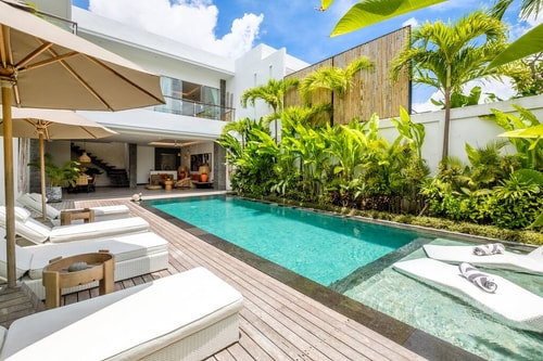 4BR Private Pool Villa near Finns and Berawa Beach 10 Bali Real Estate