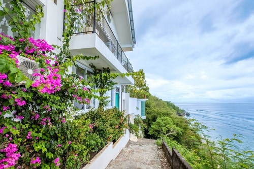 Oceanfront 2BR Villa w/ Balcony @Uluwatu 4 Hombali.com