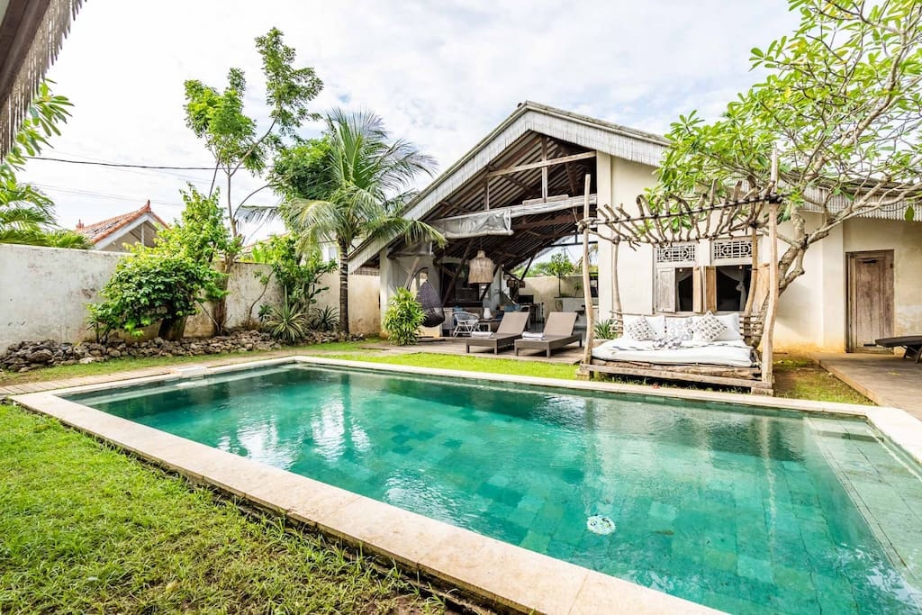 Bingin Rustic Villa with Lofted Kitchen by Hombali