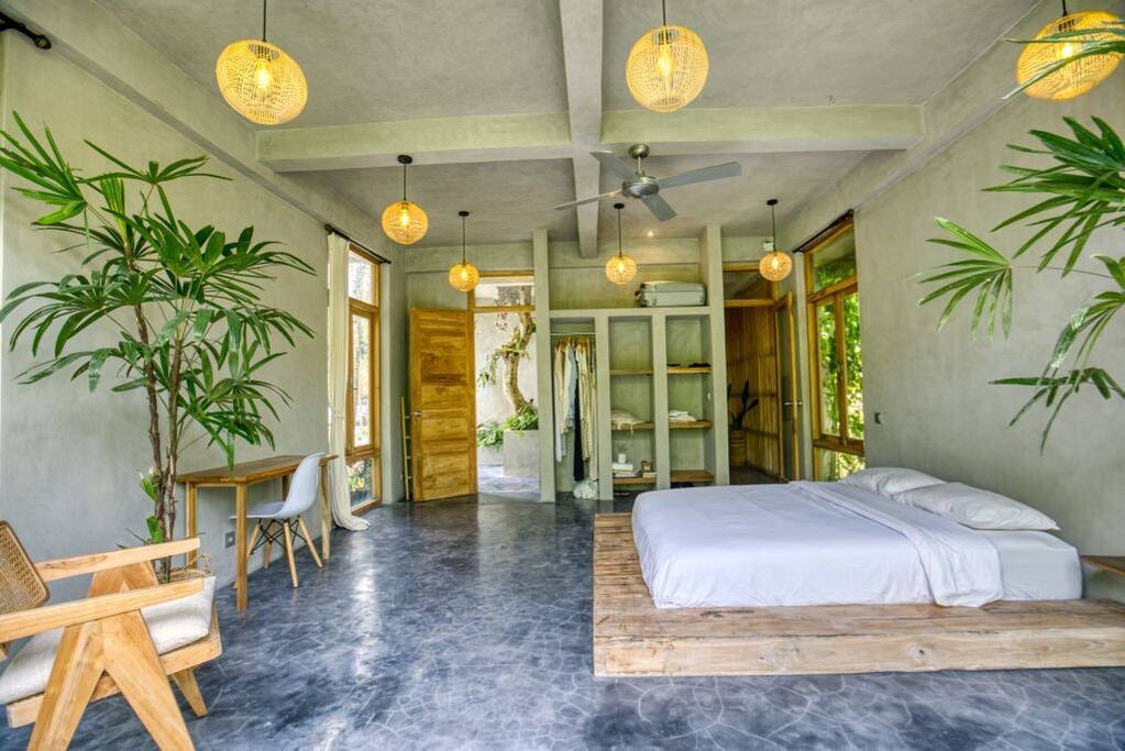 Bright- 1BD APT-4 w/bathtub  5min to Ubud Center