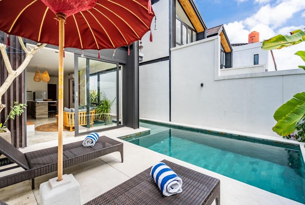 Stylish 1BR Villa - 2 floors - 7min > Berawa Beach