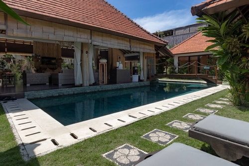 Tropical 3BR Villa W/Pool Bar @ Umalas 7 Bali Real Estate