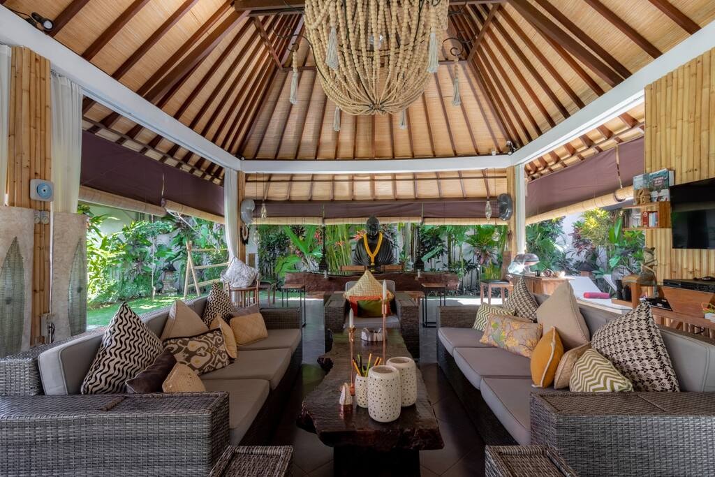 Tropical 3BD Villa W/Pool Bar @ Umalas