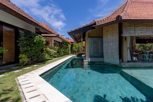 Tropical 3BR Villa W/Pool Bar @ Umalas 10 Bali Real Estate