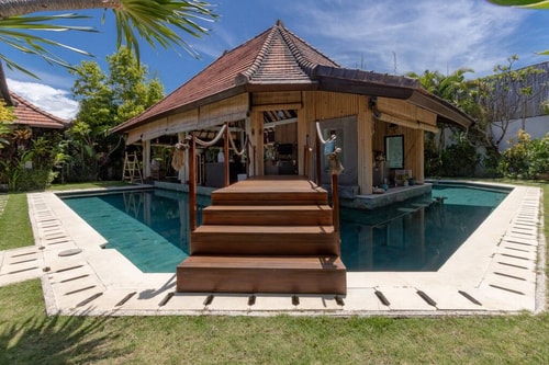 Tropical 3BR Villa W/Pool Bar @ Umalas 4 Bali Real Estate