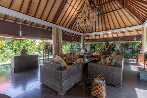 Tropical 3BR Villa W/Pool Bar @ Umalas 11 Hombali.com