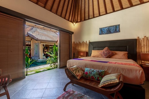 Tropical 3BR Villa W/Pool Bar @ Umalas 2 Bali Real Estate