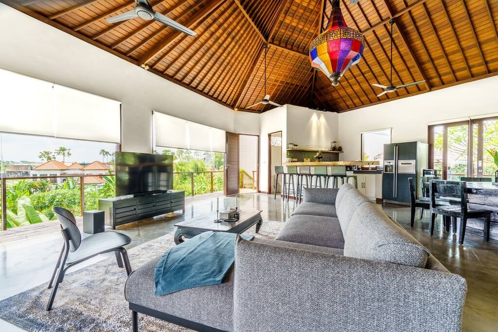 Stunning 2BR Villa w/Rice Fields View @Berawa