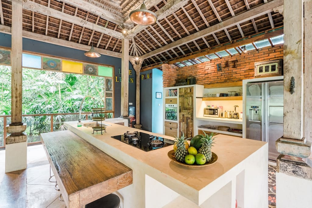 Eco-luxury Family-friendly 4-Bedroom Villa at Ubud