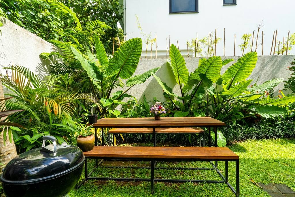 #4 Modern Boutique Loft a short walk to the Beach