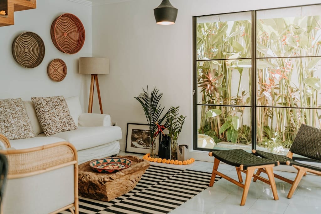 Designer 3bd villa walk to Pererenan Beach, Canggu
