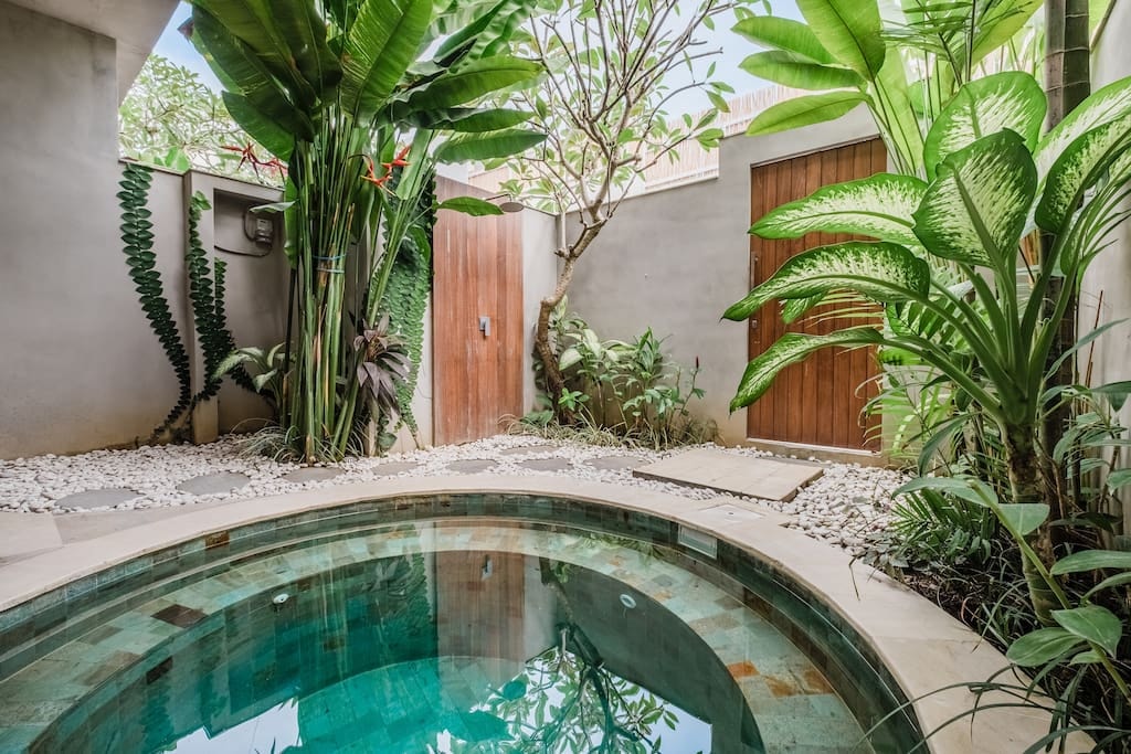 Compact 1BR Villa #2 w/ Private Pool @Batu Bolong