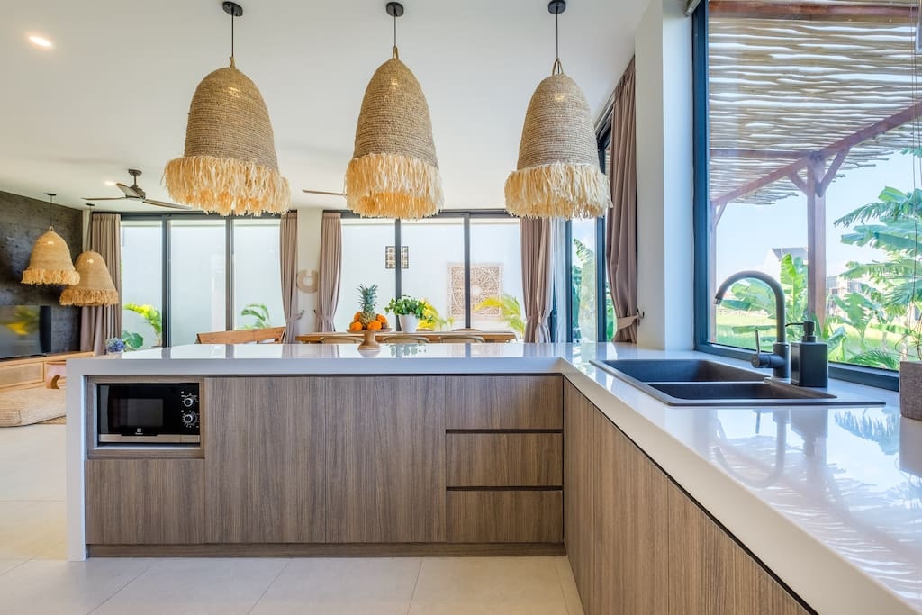 Luxury 4BR Villa w/RicefieldsView @Batu Bolong