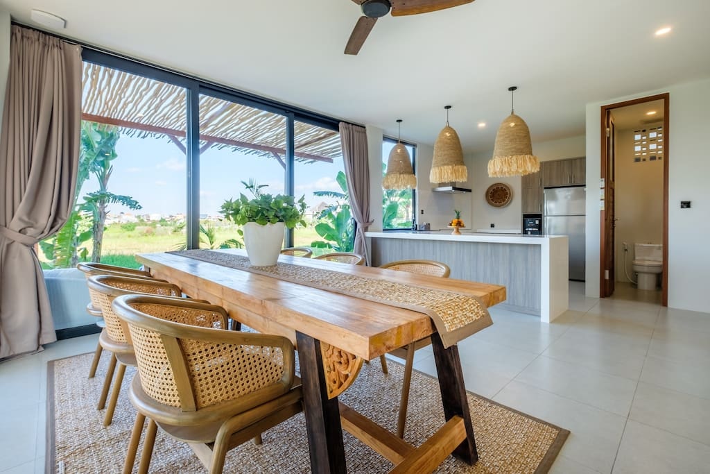 Luxury 4BR Villa w/RicefieldsView @Batu Bolong