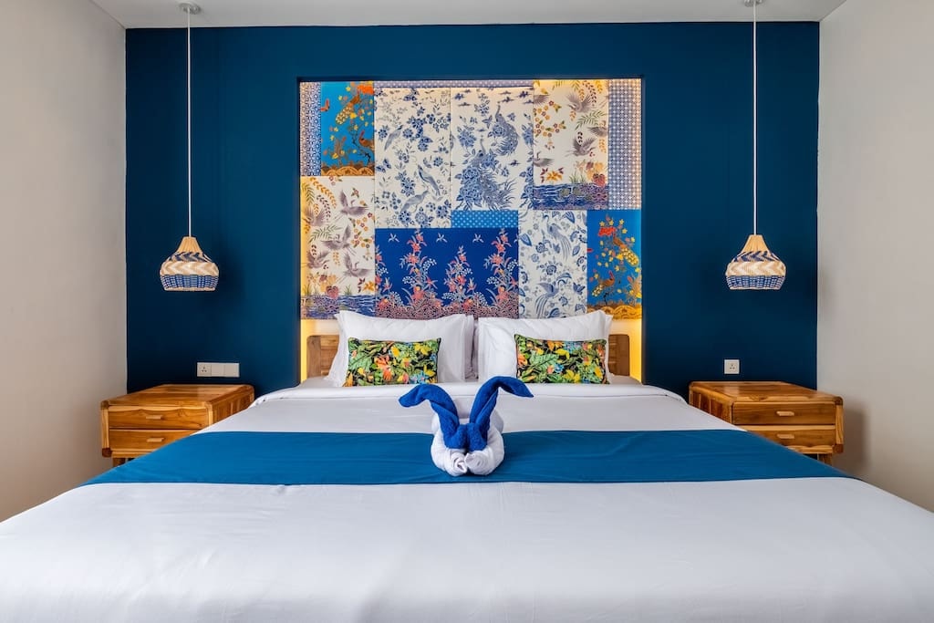 Stylish 4BR Villa - Rooftop BBQ w/ RicefieldsView @Canggu