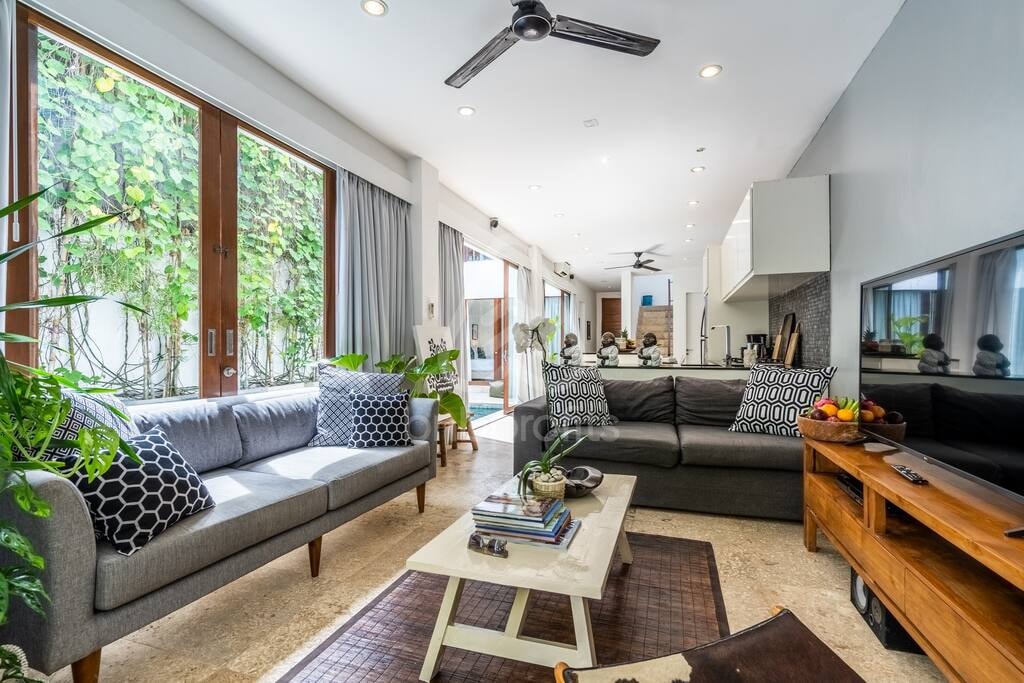 Stunning Designer 3bd villa walk to Canggu Beach