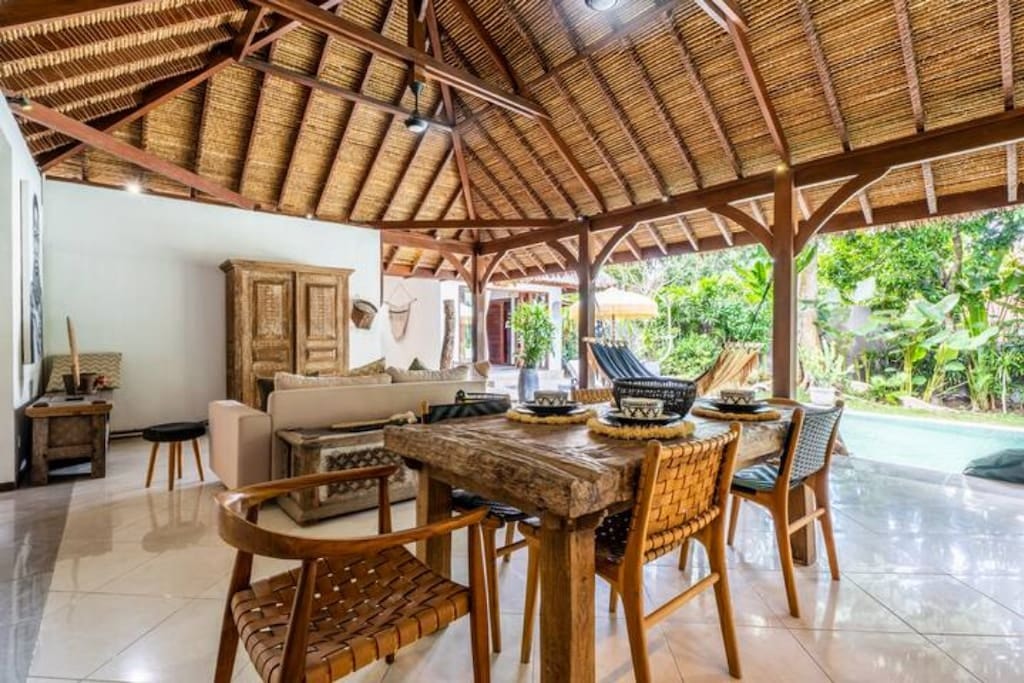Airy Urban Tropical 3BR Canggu Villa by Hombali