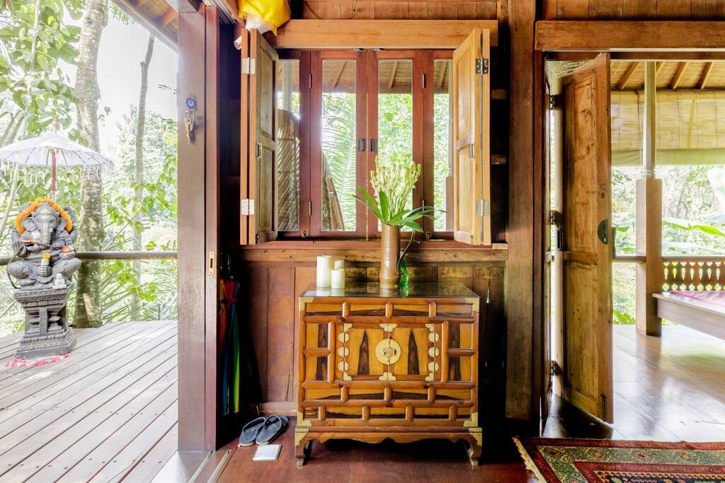 Relaxing Treetop Getaway Overlooking the Petanu River