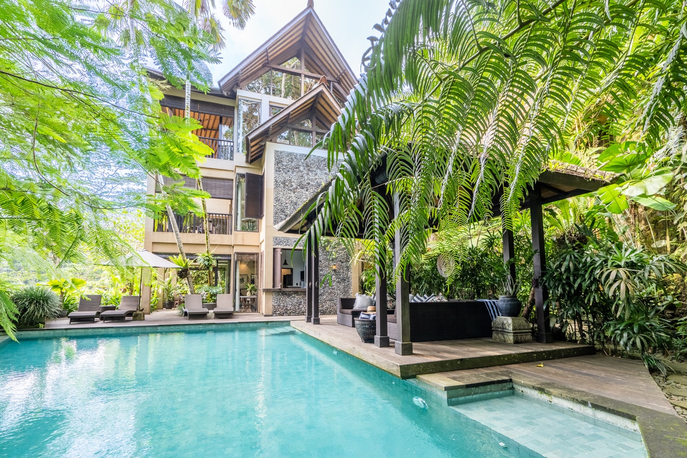 Tranquil Jungle Retreat 4BR Villa w/ Infinity Pool