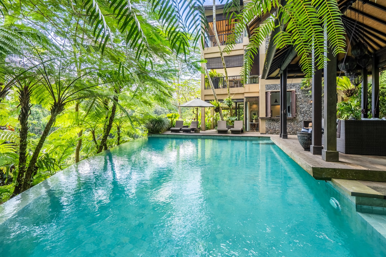 Tranquil Jungle Retreat 4BR Villa w/ Infinity Pool