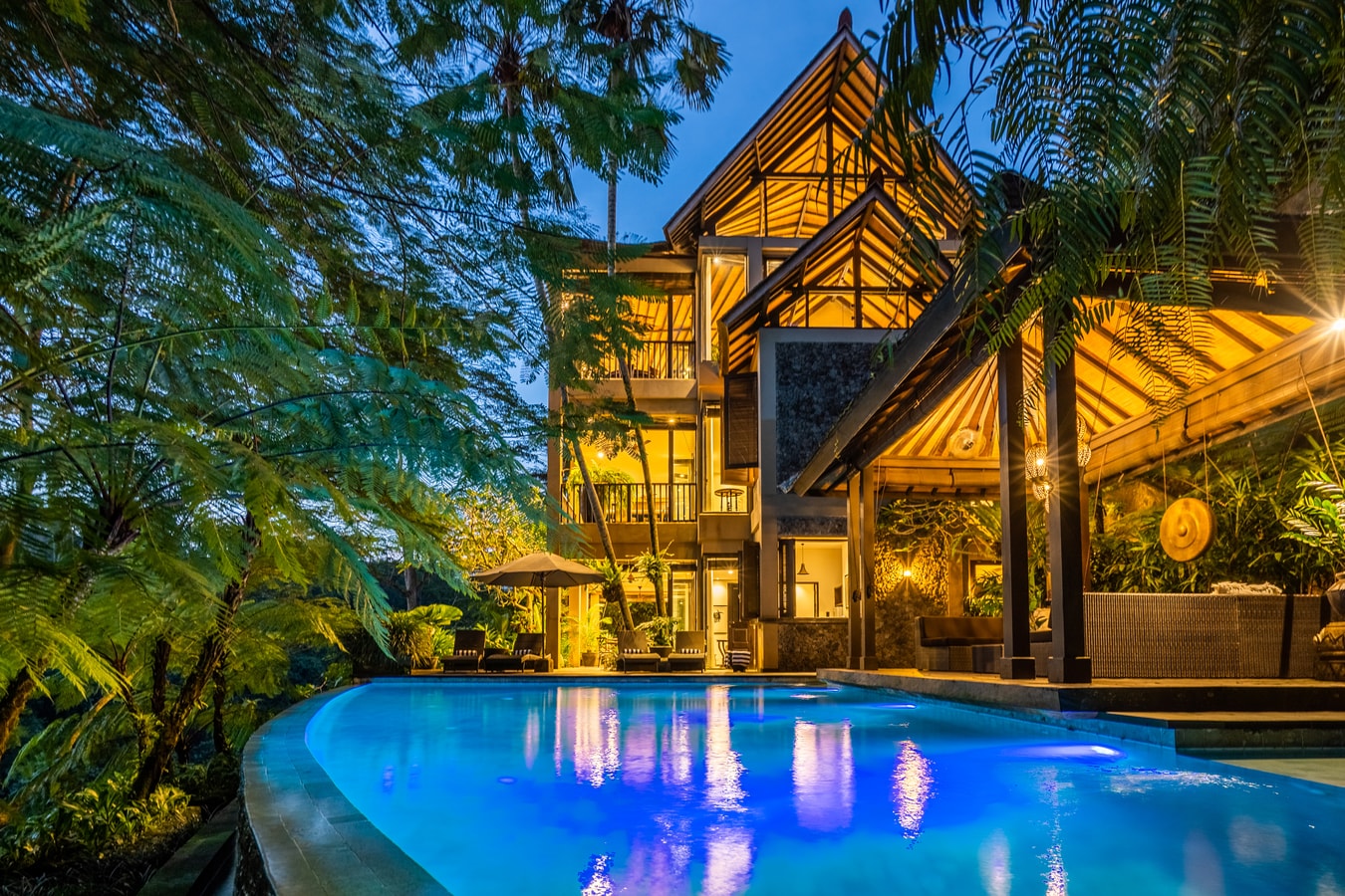 Tranquil Jungle Retreat 4BR Villa w/ Infinity Pool