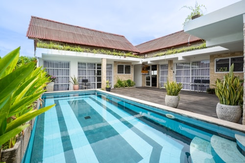 Canggu Modern Loft Apartment, 2 minutes to Finns 0 Hombali.com