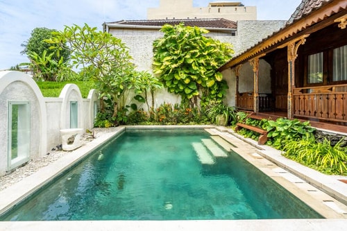 Traditional Wooden 2BR Villa in Canggu