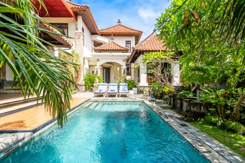 NEW! Exquisite Classical Villa Close to GWK