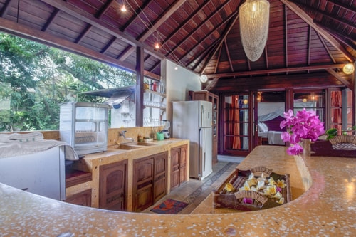 Luxe Spacious 5 BR Villa in the heart of Seminyak 56 Hombali.com