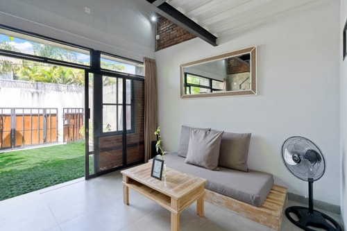 Cozy Mezzanine Loft with Lush Garden in Umalas 7 Hombali.com