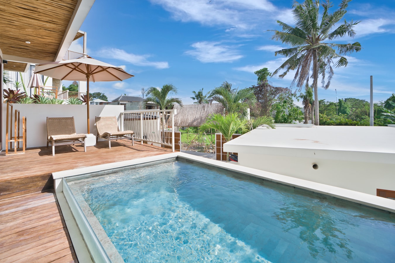 Contemporary Apartment w/ Pool and Sunset View