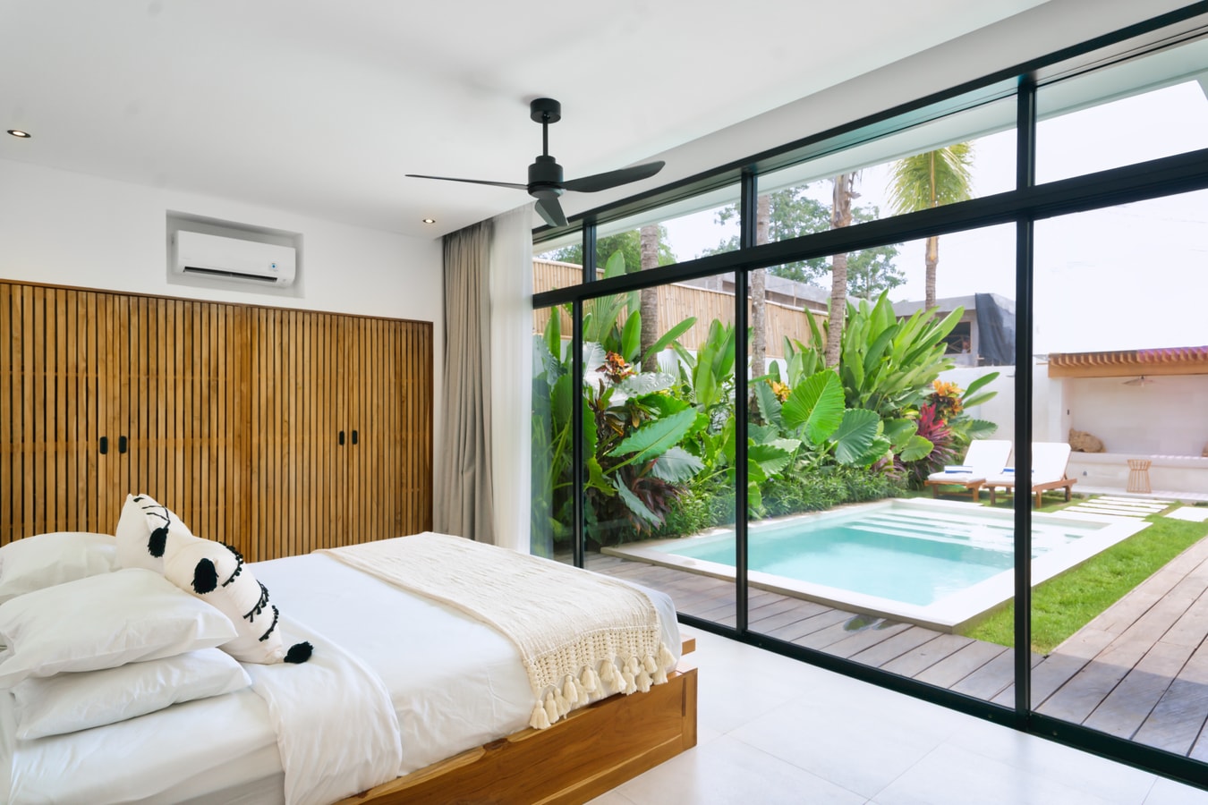 Beautiful 2BR Villa with Pool near Dreamland Beach Bali Real Estate