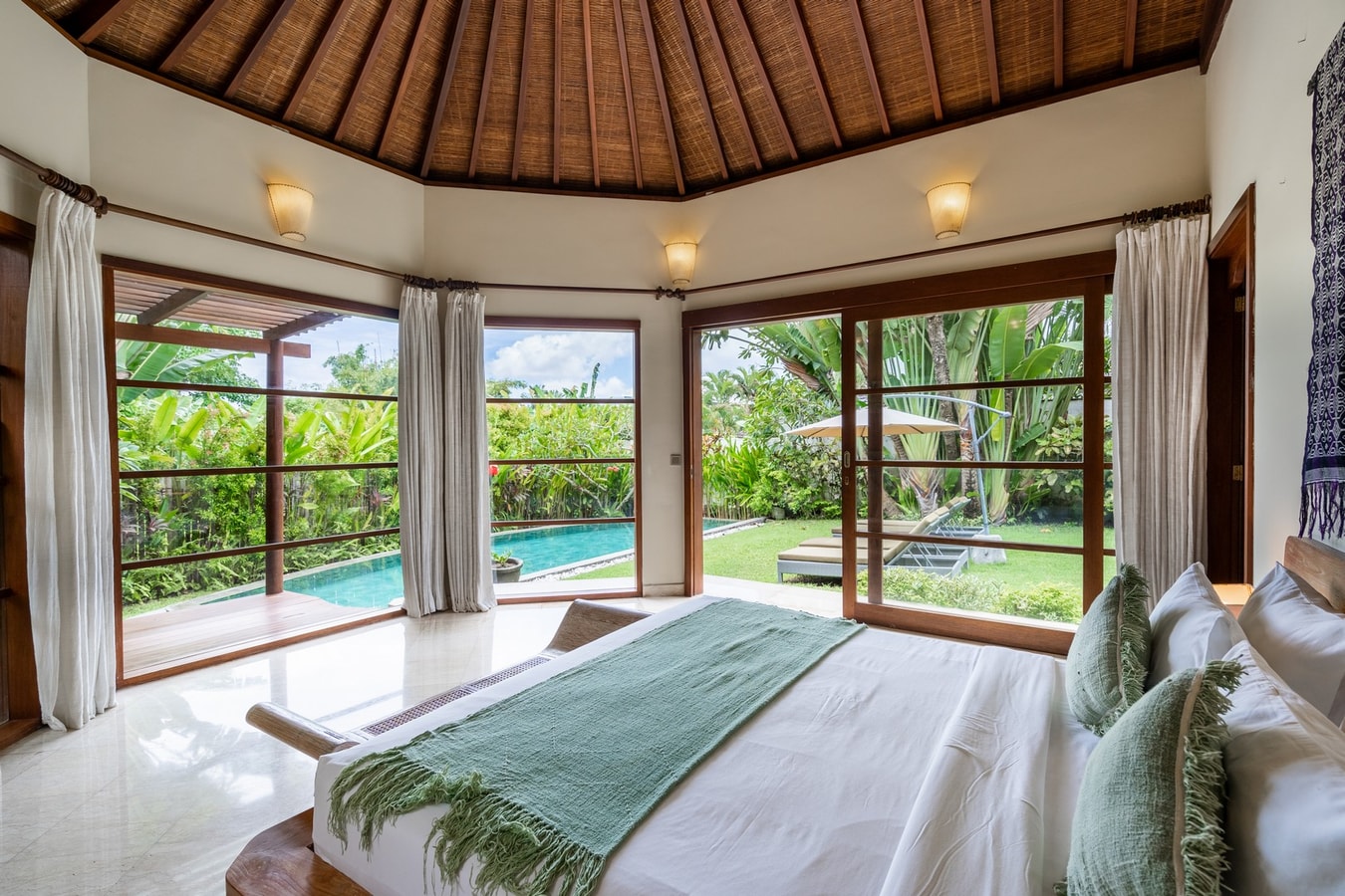 3 Bedroom Luxury Stays at Berawa, Canggu