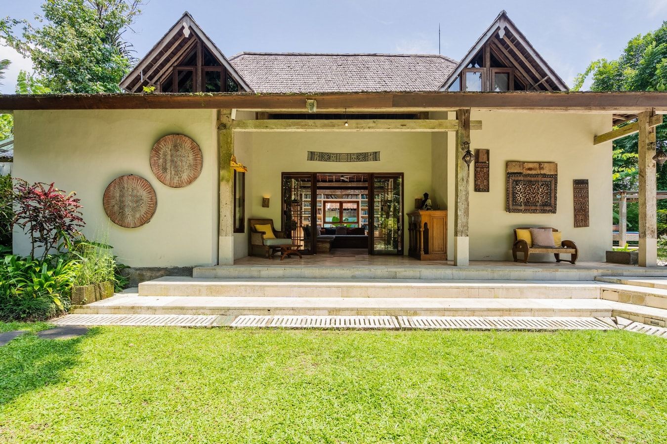 Eco-luxury Family-friendly 4-Bedroom Villa at Ubud