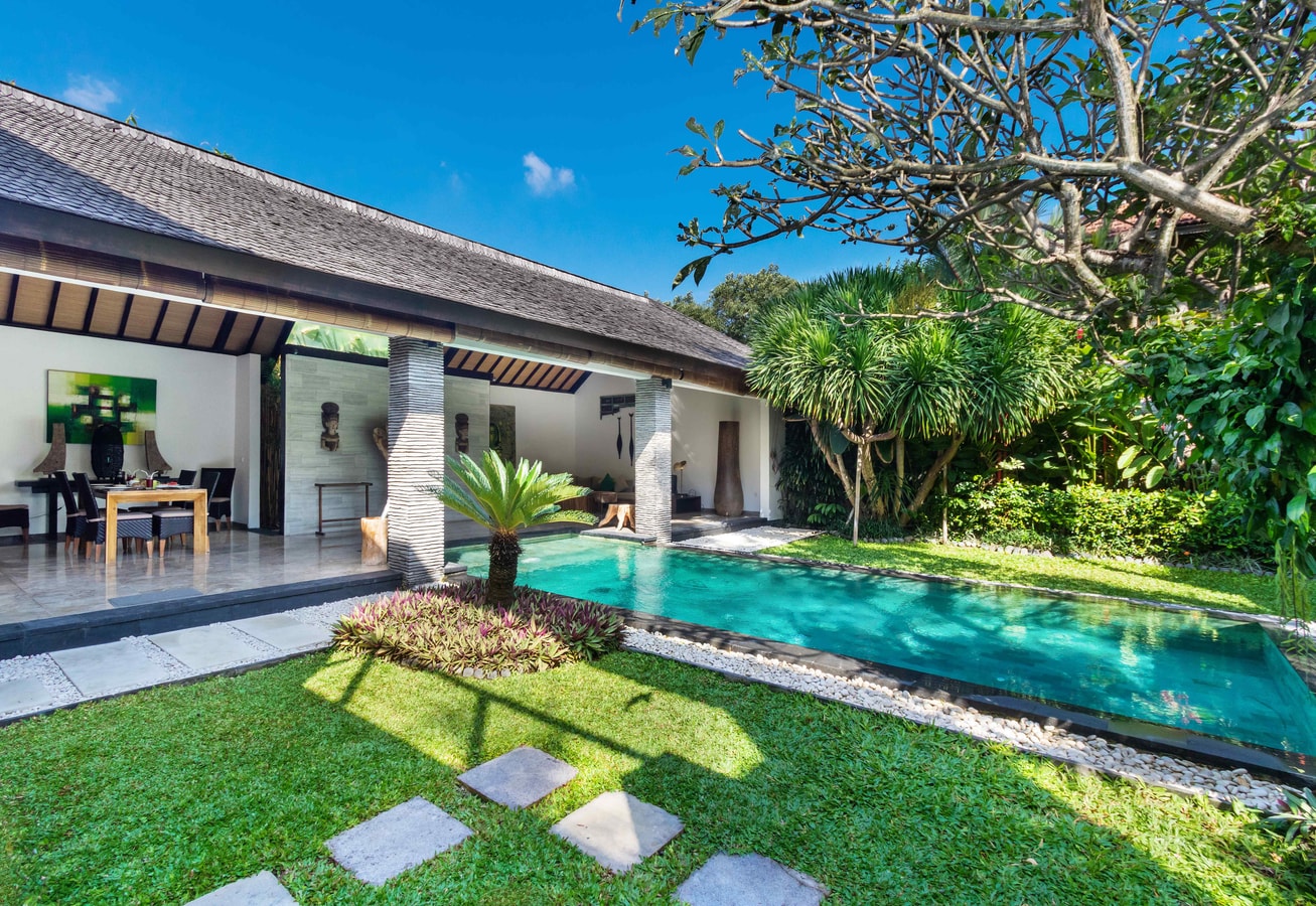 2BR Modern Villa Lush Garden With Pool in Seminyak