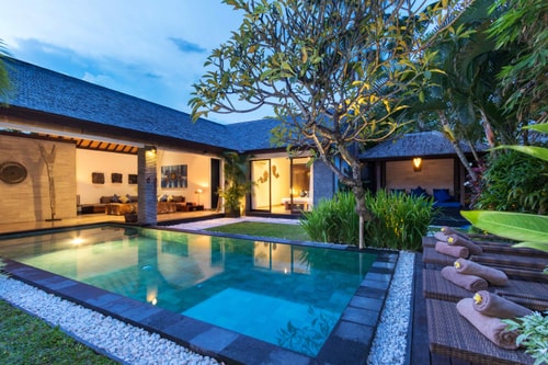 4BR Modern Villa Lush Garden With Pool in Seminyak 53 Hombali.com