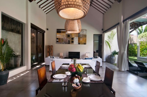 2BR affordable luxury Villa in Heart of Seminyak 6 Hombali.com