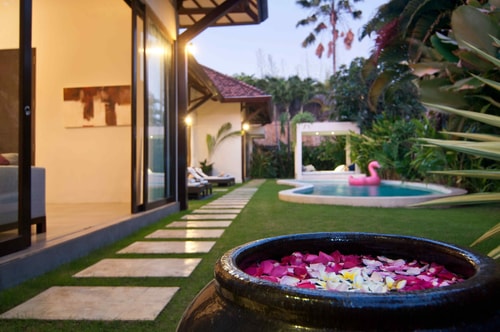 2BR affordable luxury Villa in Heart of Seminyak 16 Hombali.com